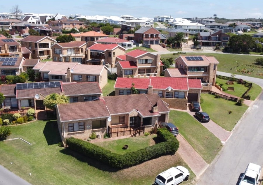 3 Bedroom Property for Sale in Wavecrest Eastern Cape